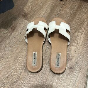 Steve Madden size 7 white sandals